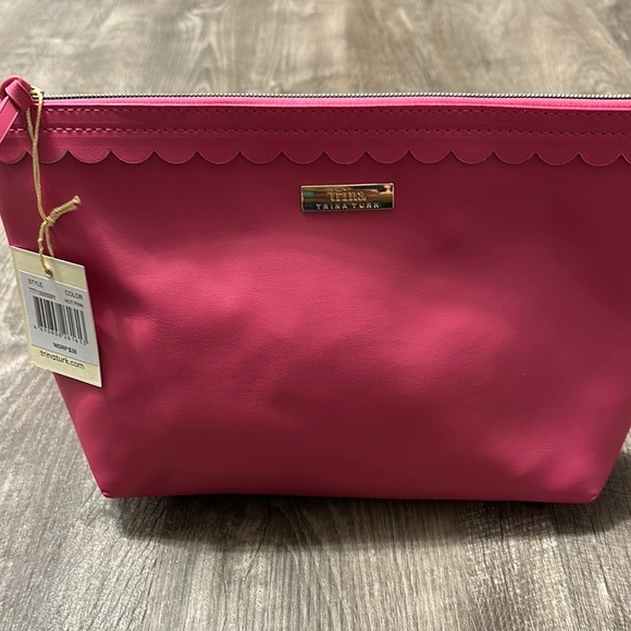 Trina Turk Pink Cosmetic Bag Satin‎ Finish - Picture 1 of 4